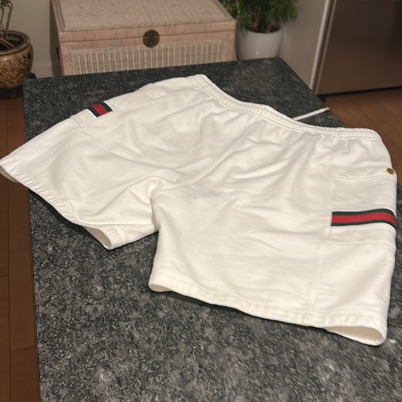 🦁 Gucci Interlocking G Web Embossed Jogger Shorts - Picture 5 of 14